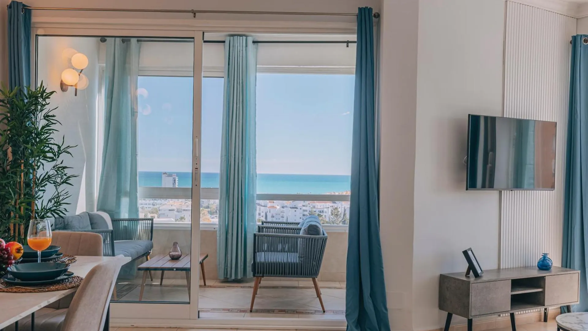 Sea View Gem In Torremolinos Apartman